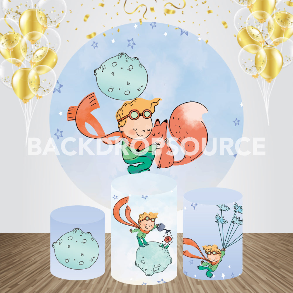 Ronde achtergrondset voor een babyjongen met cartoonthema