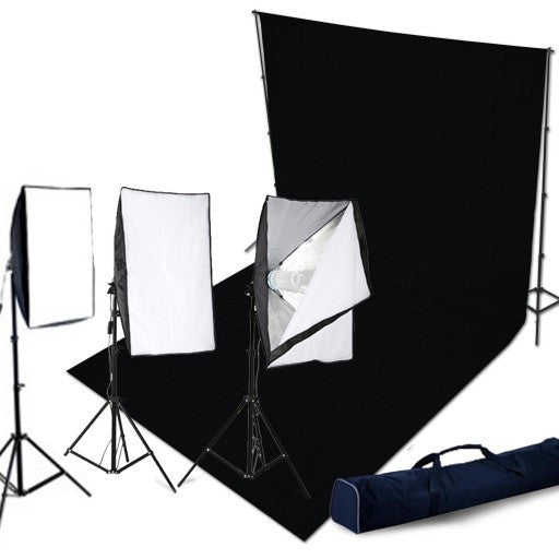 Driekoppige 750W continue softboxset met studioachtergrond